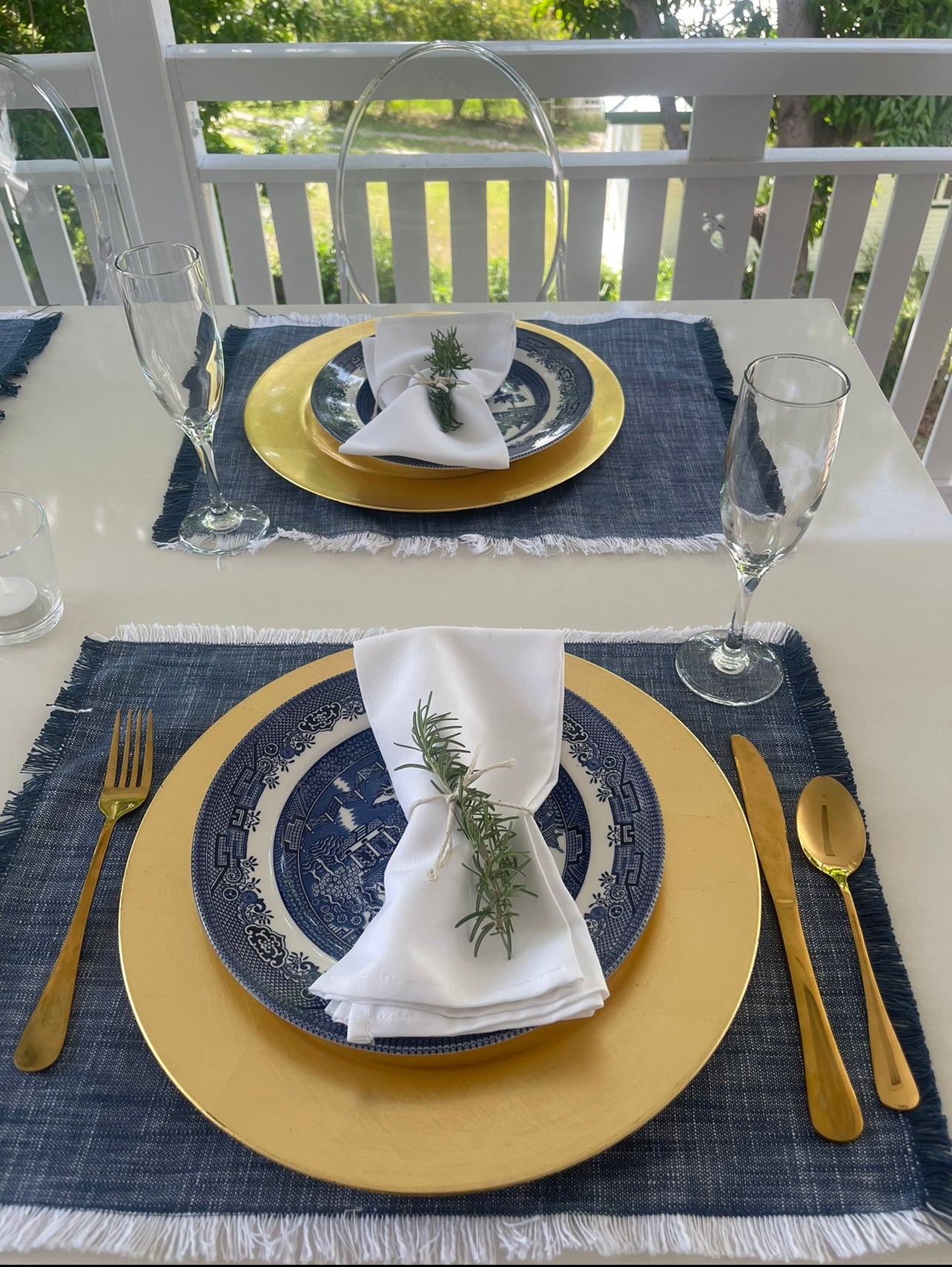 Vintage Dinner Plates - Blue & White Rockhampton Vintage Hire