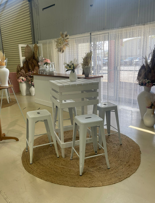 Dry Bar White Pallet table Tables Wedding & Event Rockhampton Vintage Hire Weddings Rockhampton Dry Bar Hire