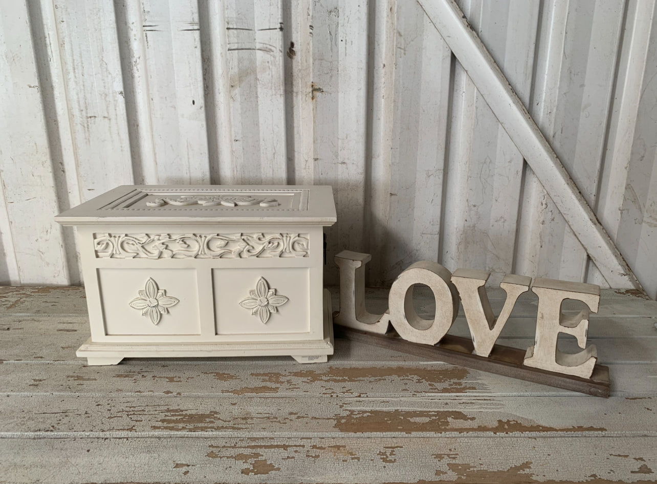 Love Word Sign & Wishing Well Wedding & Event Hire Rockhampton Vintage Hire