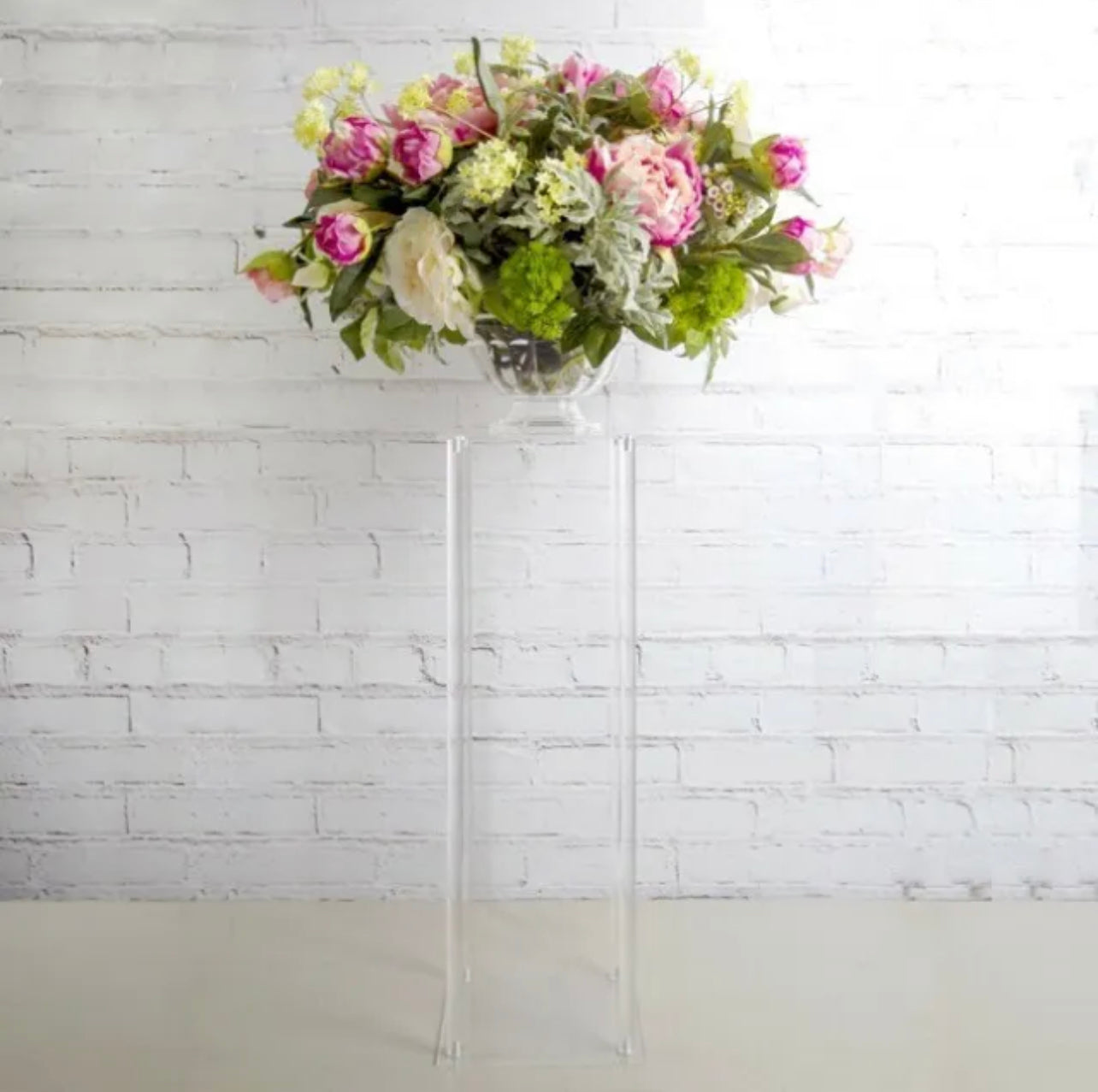 2 Piece Set of 60cm Clear Acrylic Centerpiece Flower/Stands Rockhampton Vintage Hire