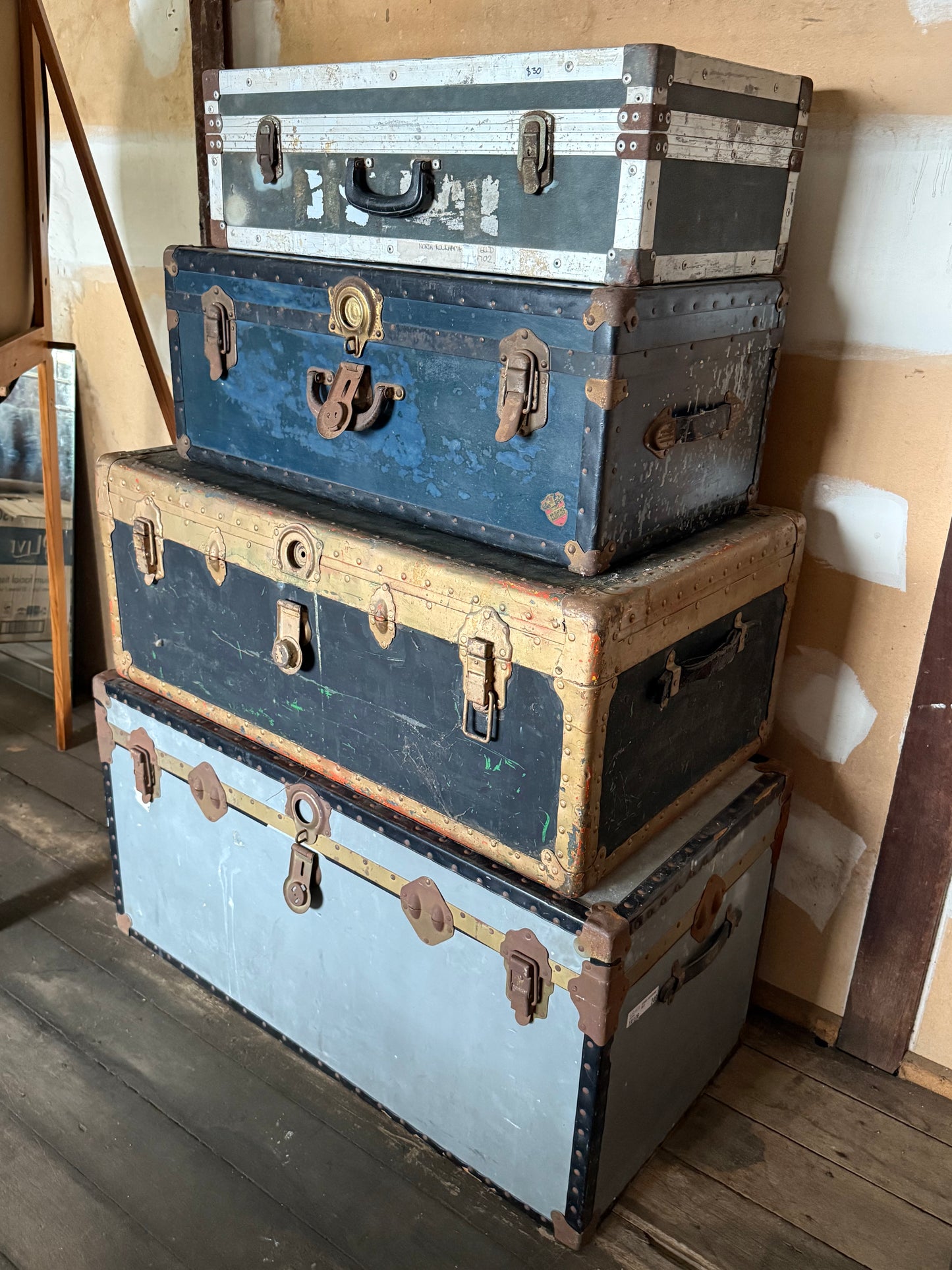 Travelling Trunks Coffee Tables Rockhampton Vintage Hire