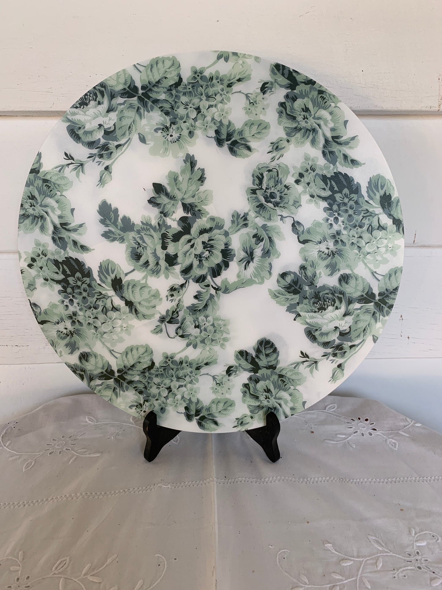 Placemats - Round Green & White Floral